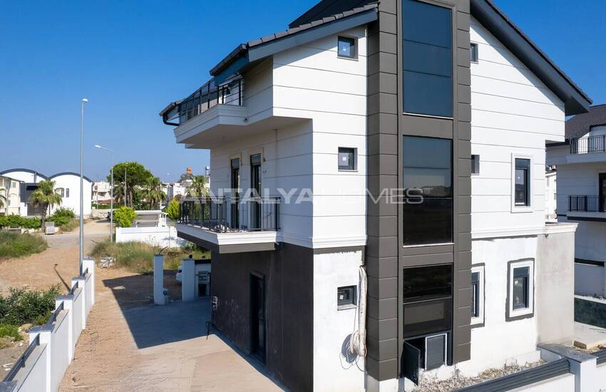 Triplexhus I Neovilla-projektet Nära Golfbanorna I Belek 2