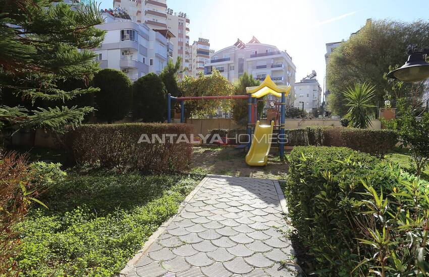 Ready-to-move Flat in a Complex with Pool in Konyaalti 3