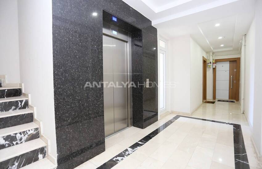 Ready-to-move Flat in a Complex with Pool in Konyaalti 4