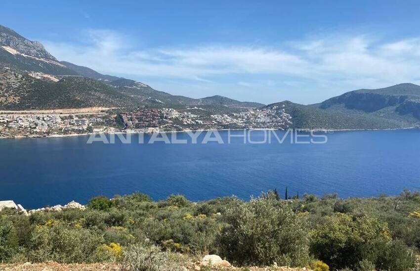Zonerad Mark Med Panoramautsikt Över Havet Och Viken I Antalya Kalkan