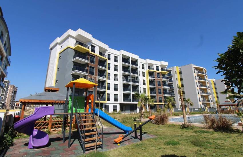 Flats From New Project with Pool and Parking Lot in Altıntas 1