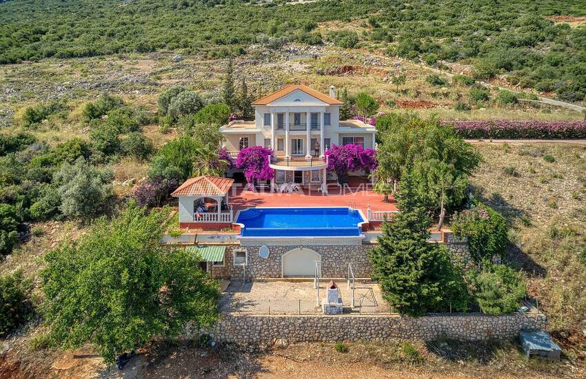 Fristående Hus Med Fantastisk Utsikt Över Havet Och Ön I Kas 11