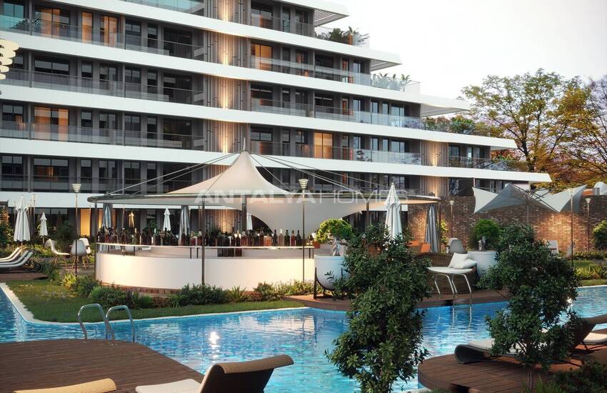 Antalya Altıntaş'ta Havuzlu Sitede Bahçe Kullanımlı Şık Daireler 3