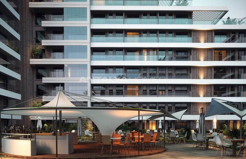 Antalya Altıntaş'ta Havuzlu Sitede Bahçe Kullanımlı Şık Daireler 9