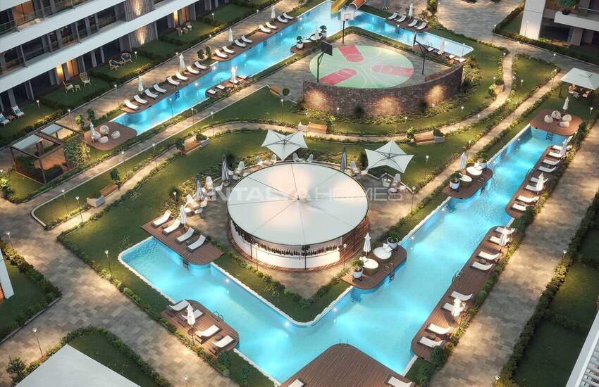 Antalya Altıntaş'ta Havuzlu Sitede Bahçe Kullanımlı Şık Daireler 4