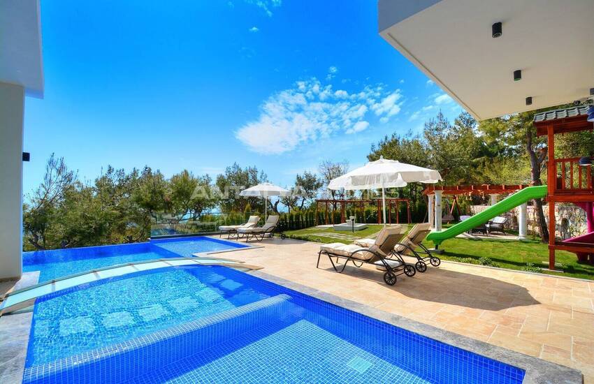 Villa Mit 2485 Qm Grundstück In Antalya Kalkan 13