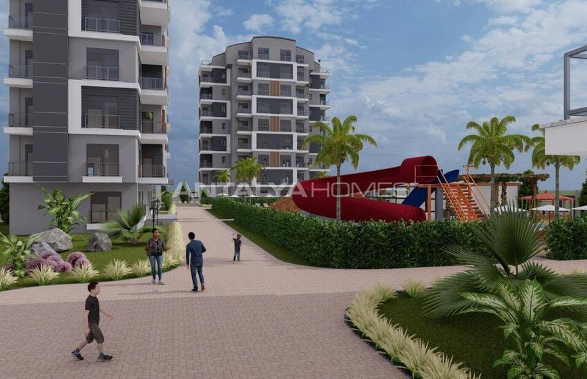 Antalya Aksu'da Zengin Olanaklı Lüks Sitede Modern Daireler