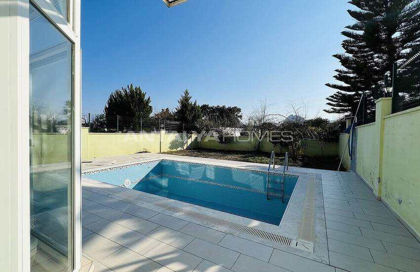 Villa I Parhus Med Utsikt Över Bergen Och Pool I Kemer Antalya 4