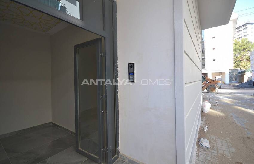 Property Within Walking Distance of the Avsallar Beach in Alanya 3