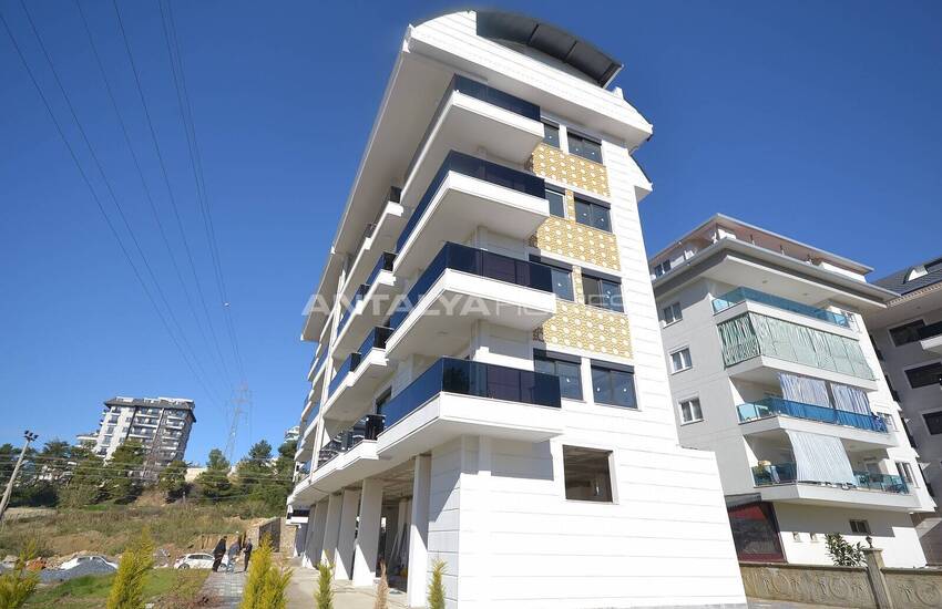 Property Within Walking Distance of the Avsallar Beach in Alanya 1