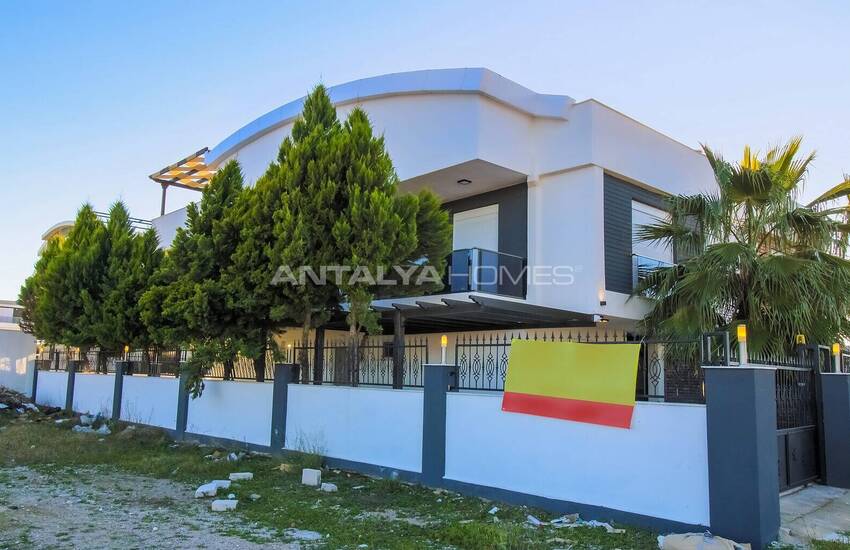 Luxusvilla Mit Privatem Pool Und Garten In Lara Antalya 1