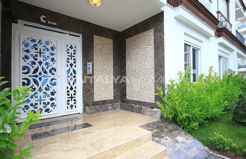 Spacious Apartment in a Secure Complex in Hurma Antalya 14