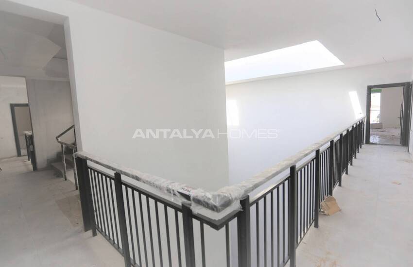 آپارتمان های مدرن در یک مجتمع با استخر نزدیک به تراموا در کپز 4