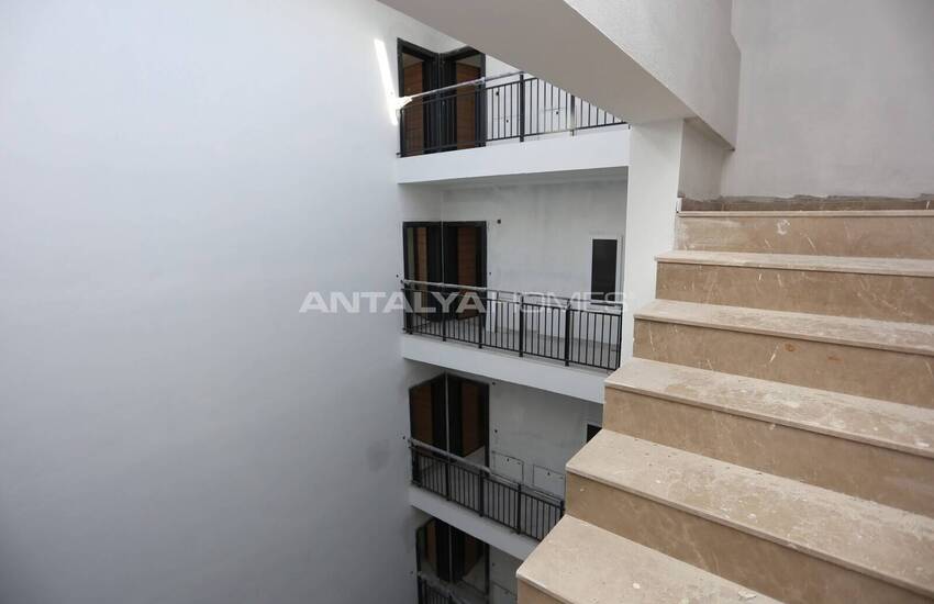 آپارتمان های مدرن در یک مجتمع با استخر نزدیک به تراموا در کپز 5