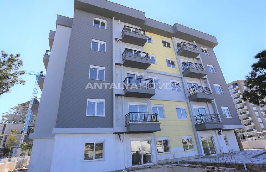 آپارتمان های مدرن در یک مجتمع با استخر نزدیک به تراموا در کپز 1