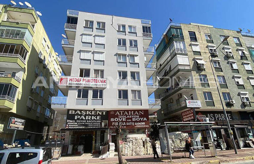 Apartment with Wide and Spacious Interiors in Antalya Muratpasa 2