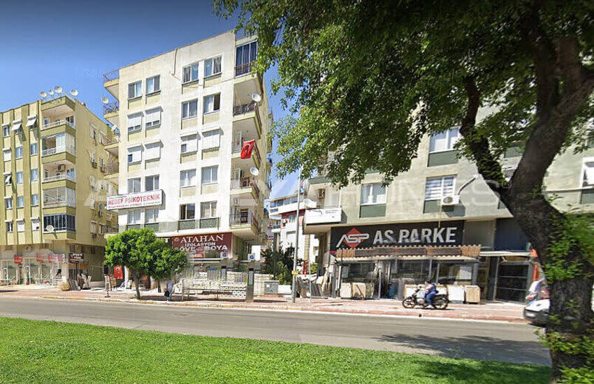 Apartment with Wide and Spacious Interiors in Antalya Muratpasa 4