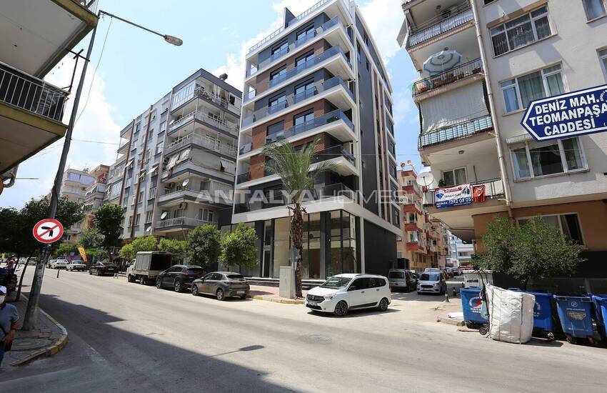 شقة فاخرة قريبة من البحر في مبنى به موقف سيارات في مراد باشا