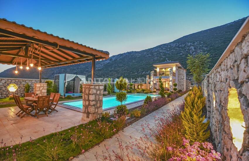 2+1 Isolerad Villa Med Utrustad Inredning På 1876 M² Mark I Kas Kalkan 11