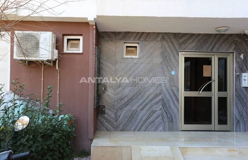 Antalya Kepez'de Havuzlu Sitede Satılık Arakat Daire 5