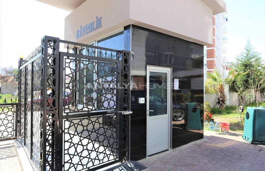 Antalya Kepez'de Havuzlu Sitede Satılık Arakat Daire 3