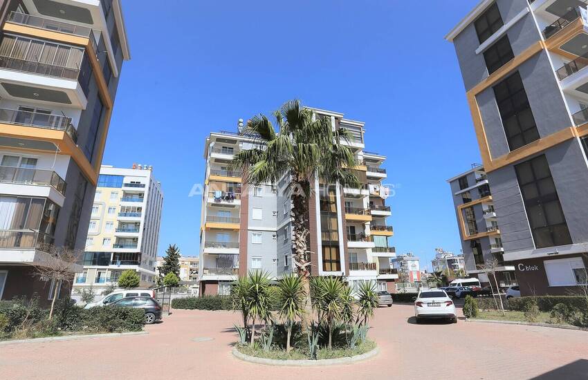 Middle-floor Apartment in Complex with Pool in Antalya Kepez