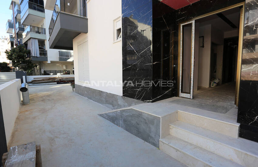 3-bedroom Apartments Close to the Sea in Antalya Muratpasa 3