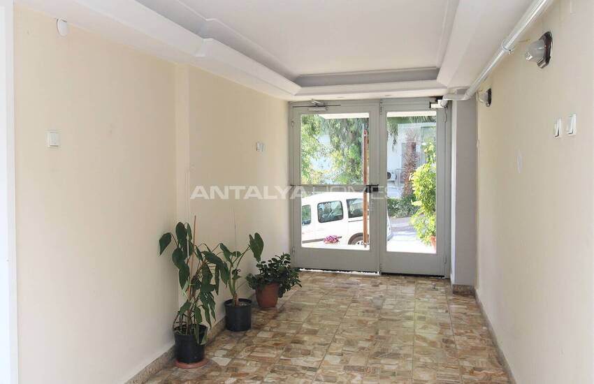 Lara'da Merkezi Konumda Deniz Manzaralı Geniş Daire 8