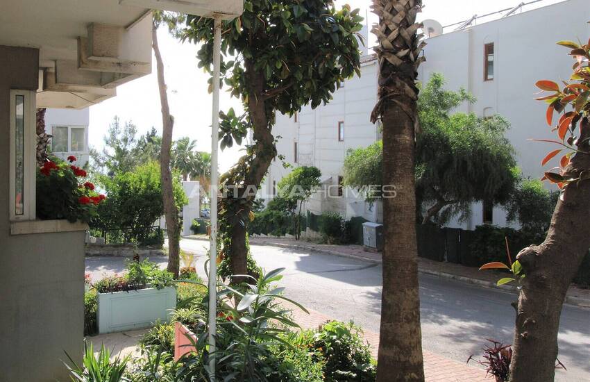 Lara'da Merkezi Konumda Deniz Manzaralı Geniş Daire 5