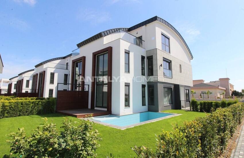 Houses Close to Beach and City Center in Antalya Manavgat