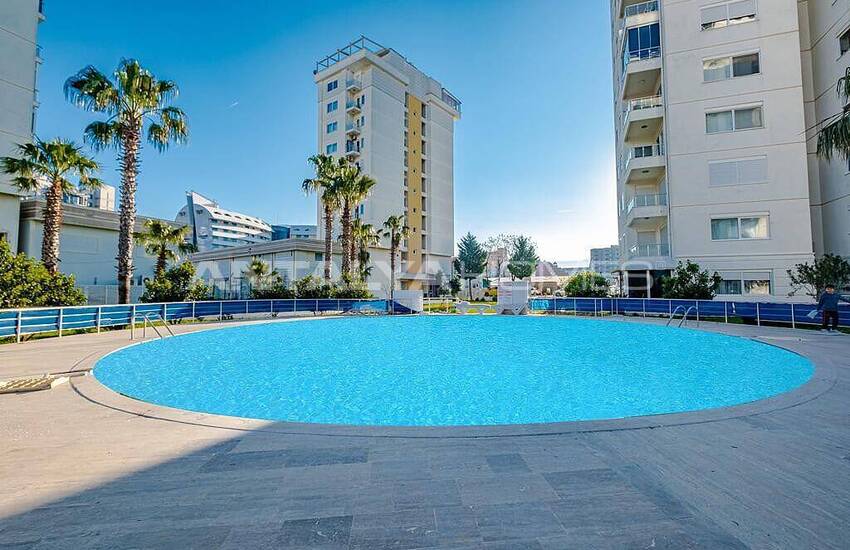 Havsutsikt Lägenhet I Ett Komplex Med Köpcentrum I Antalya 1