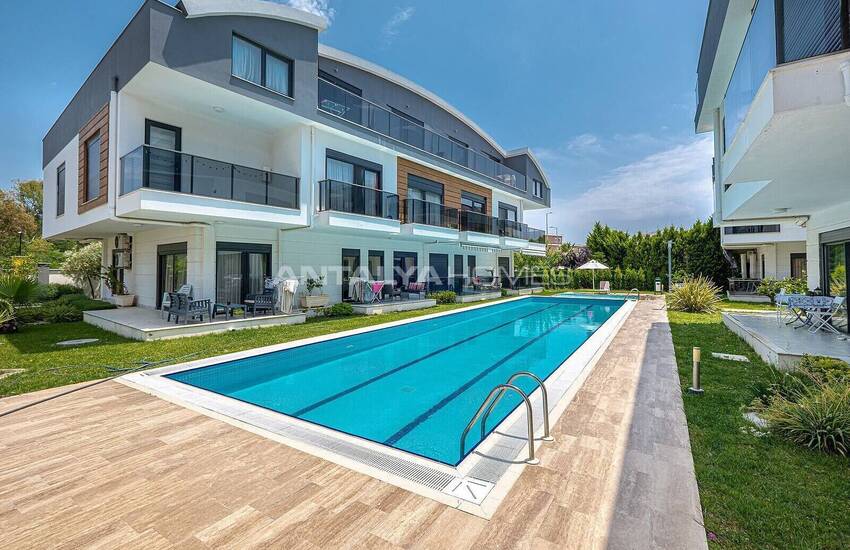 Lägenhet I Ett Komplex Med Pool Nära Lara Beach I Antalya Kundu