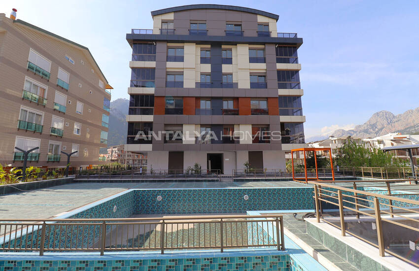 Wohnungen In Einem Komplex Mit Einem Pool In Konyaalti Sarisu