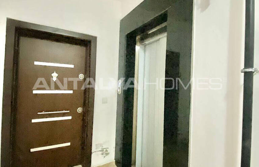 Antalya Muratpaşa'da Site İçinde Bakımlı ve Geniş 3+1 Daire 7