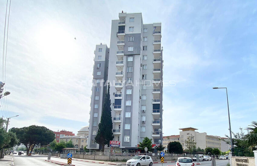 Antalya Muratpaşa'da Site İçinde Bakımlı ve Geniş 3+1 Daire 2