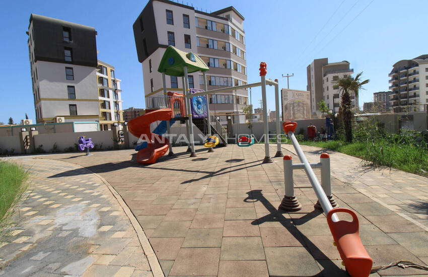 Antalya Aksu'da Site İçerisinde Havuz Manzaralı Daireler 5