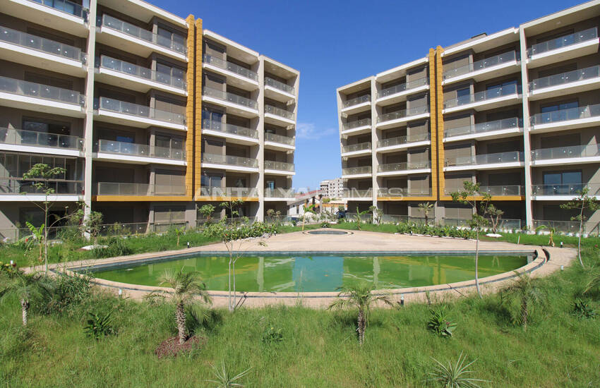 Appartementen Met Zwembadzicht In Complex In Antalya Aksu