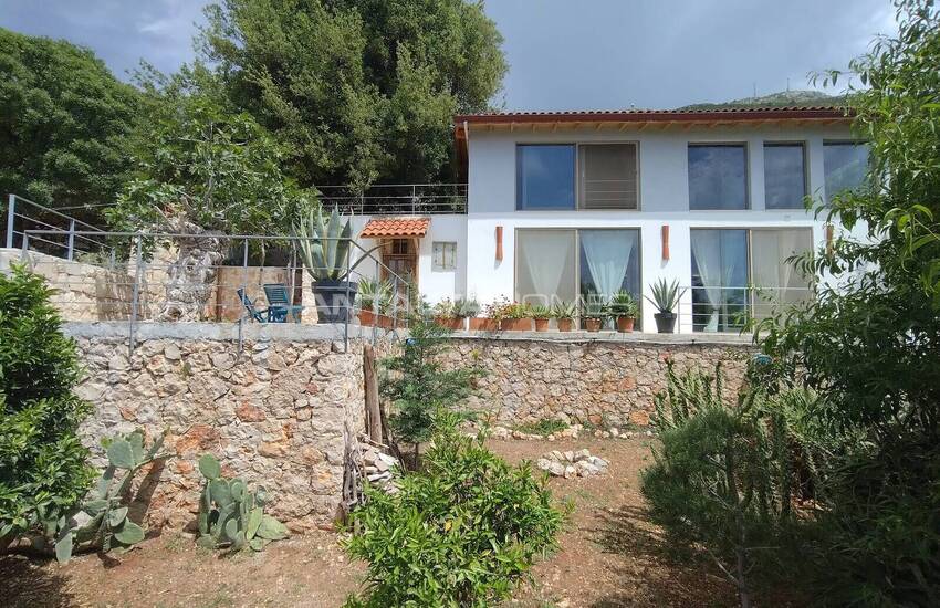 خانه سنگی با باغ در 5 کیلومتری مرکز در آنتالیا، کاش