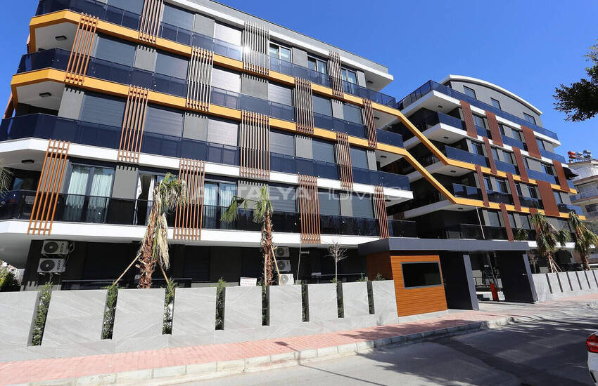 Apartment with En-suite Bathroom in Complex in Antalya 1