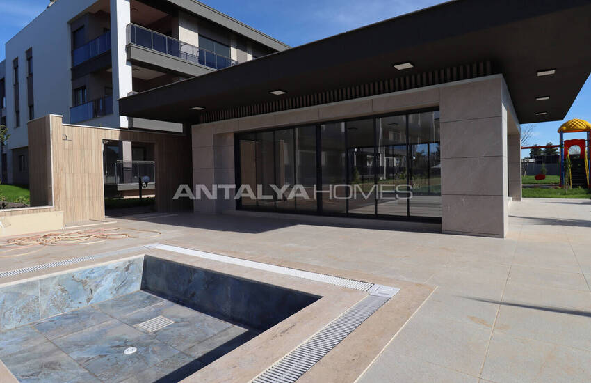 آپارتمان های شیک بزرگ در مجتمعی با آسانسور در آنتالیا 2