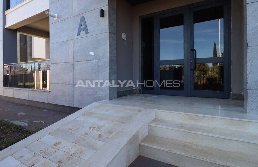 آپارتمان های شیک بزرگ در مجتمعی با آسانسور در آنتالیا 10