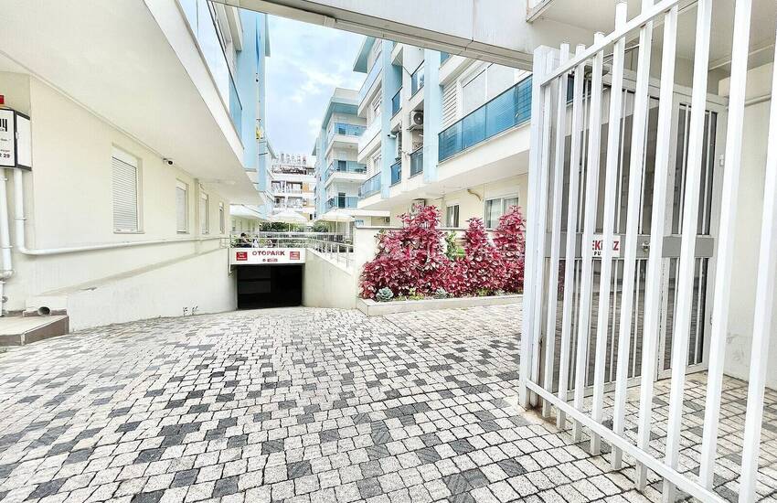 Muratpaşa'da Kapalı Otoparklı ve Güvenlikli Sitede 2+1 Daire 6