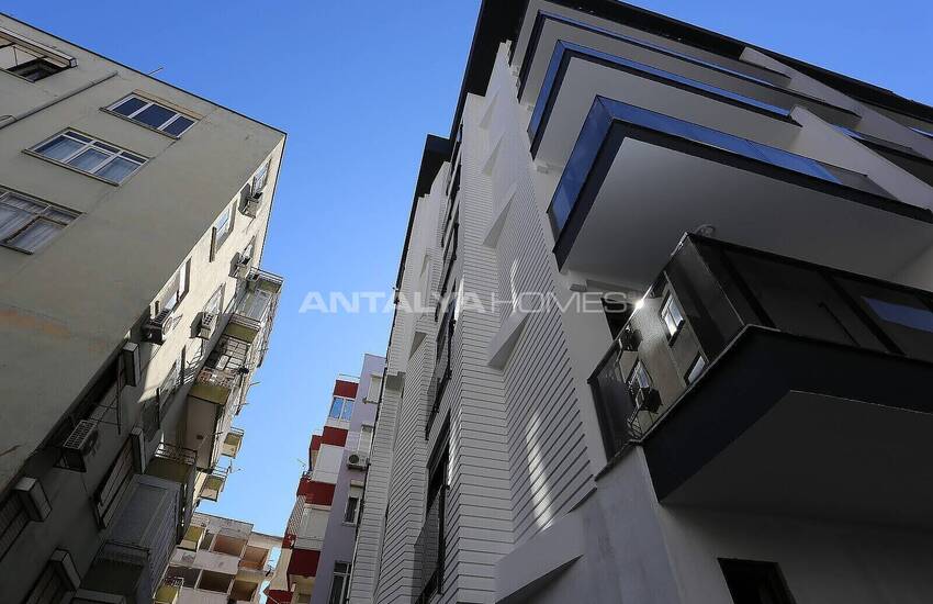 2+1 Apartment in Antalya with Natural Gas Near the Sea 3