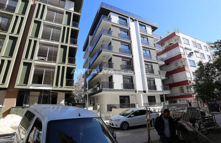 2+1 Apartment in Antalya with Natural Gas Near the Sea 5