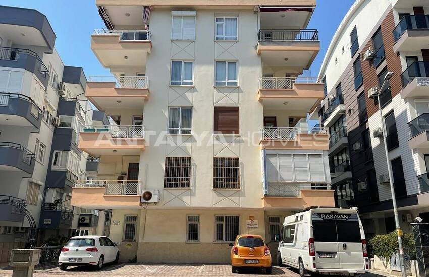 5-bedroom Well-maintained Flat Near the Sea in Antalya 1