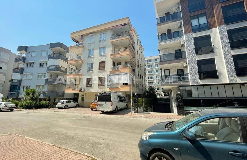5-bedroom Well-maintained Flat Near the Sea in Antalya 4