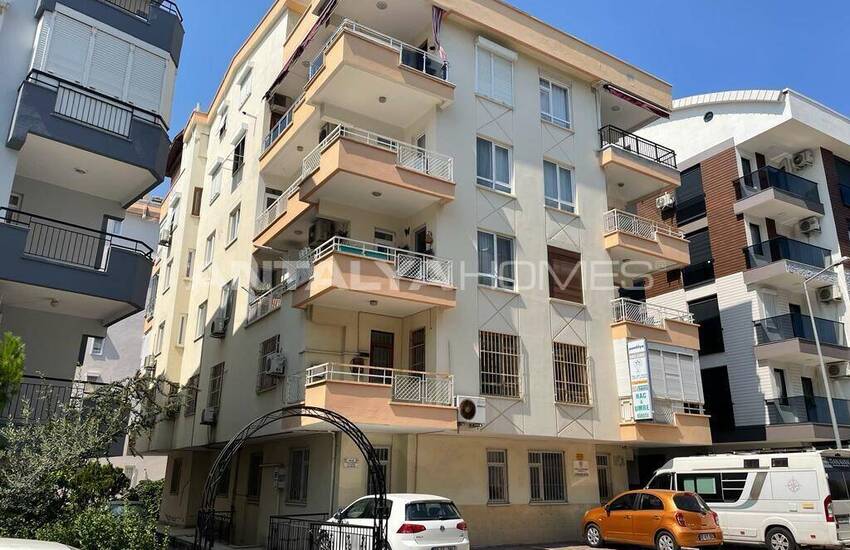 5-bedroom Well-maintained Flat Near the Sea in Antalya 2
