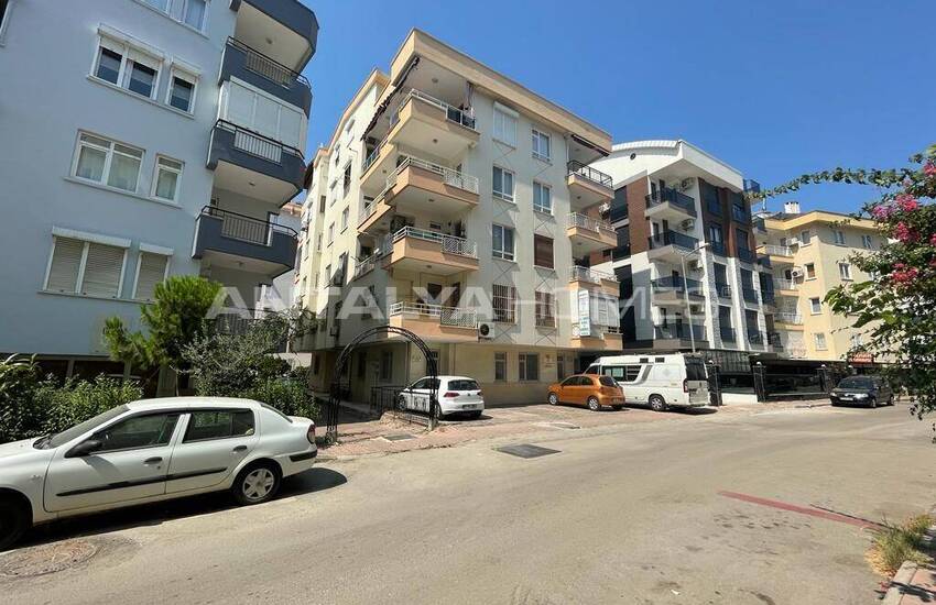 5-bedroom Well-maintained Flat Near the Sea in Antalya 5