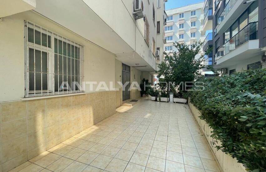 5-bedroom Well-maintained Flat Near the Sea in Antalya 6