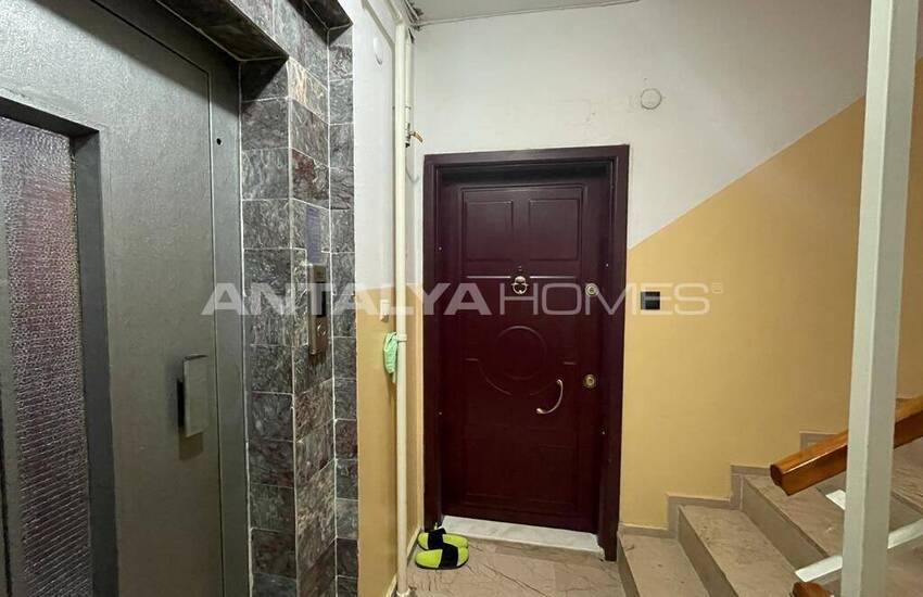 5-bedroom Well-maintained Flat Near the Sea in Antalya 12